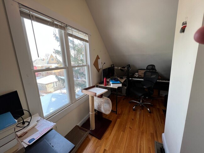 Building Photo - 79 Capen St