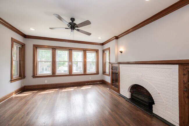 Foto del edificio - 3312 N Kostner Ave