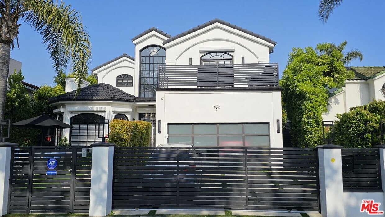 Foto principal - 104 S La Jolla Ave