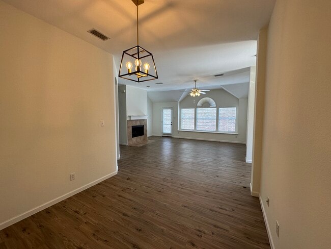 Building Photo - 4521 Aspen Glen Rd
