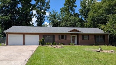 Building Photo - 585 Wayside Dr
