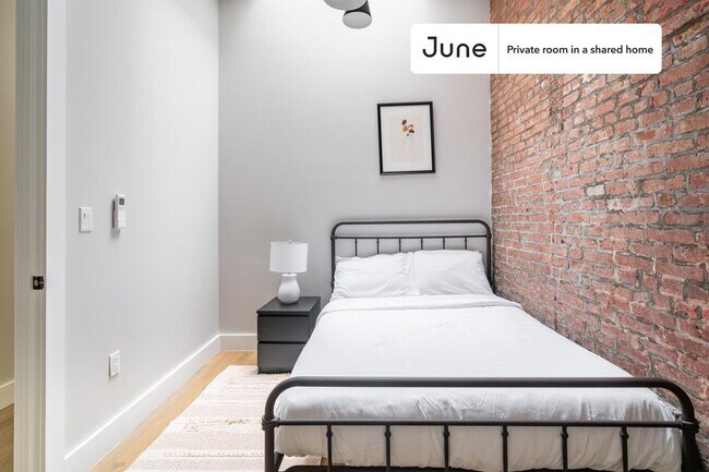 Foto del edificio - Room in Shared 6 bed/6.5 bath home