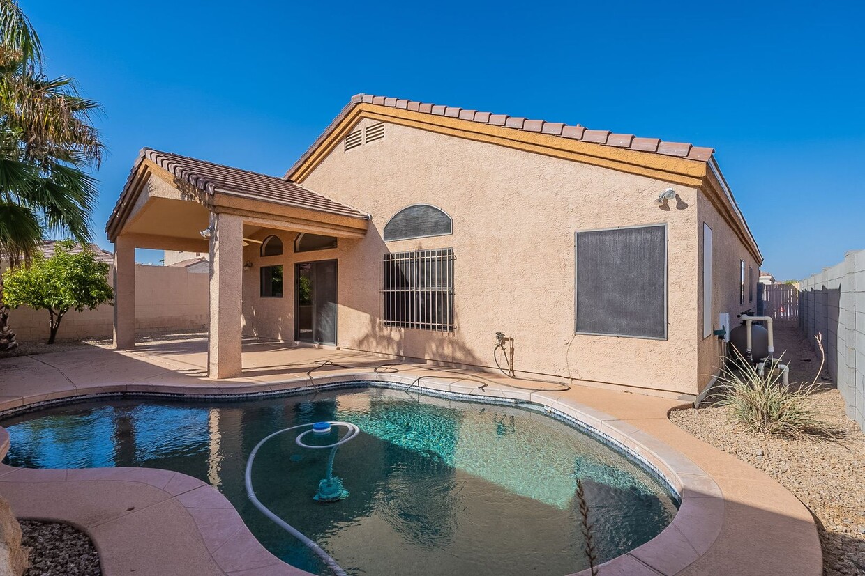 Primary Photo - Phoenix Gem: 4 Bedrooms, Pool, and Prime L...