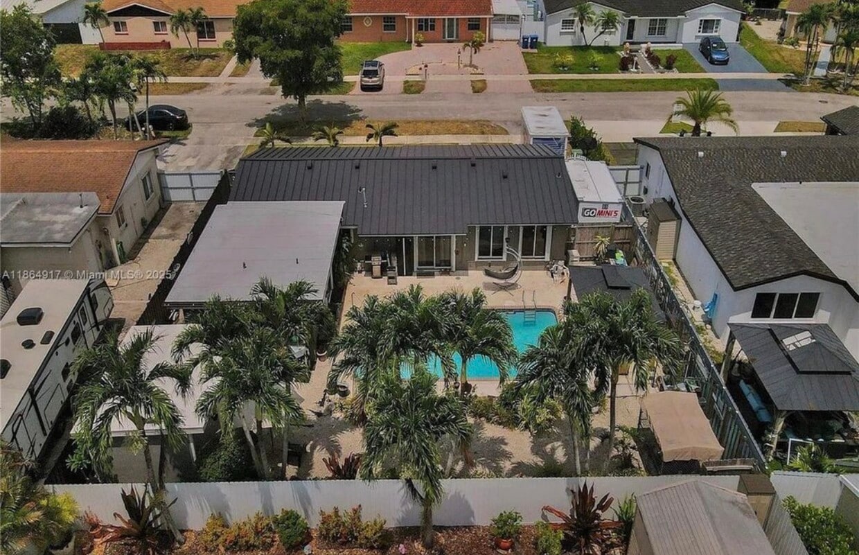 Primary Photo - 5103 SW 128th Pl