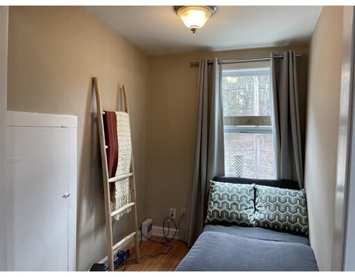 Building Photo - 551 Essex Ave