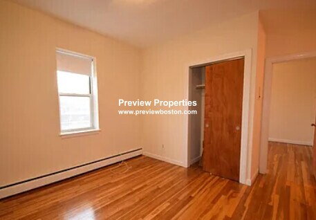 Foto del edificio - 172 N Beacon St