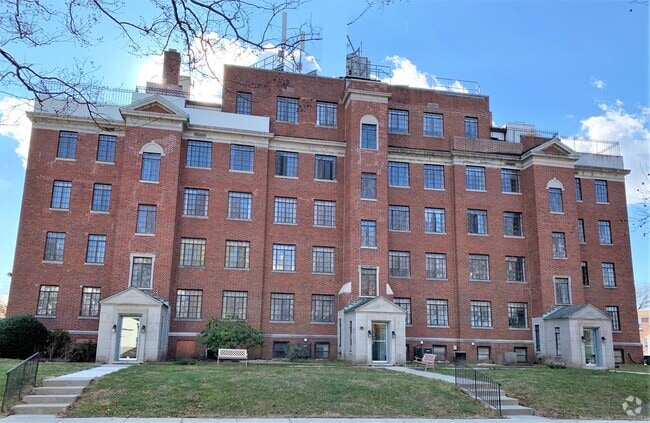 Front of Building - Wawaset Park Apartments