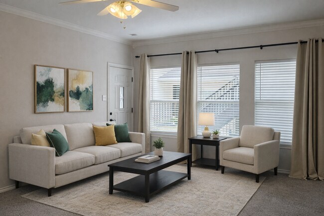 Building Photo - Living Just Blocks from Baylor University