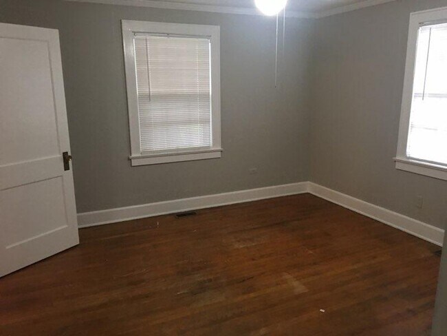 Building Photo - 27 Willingham St.