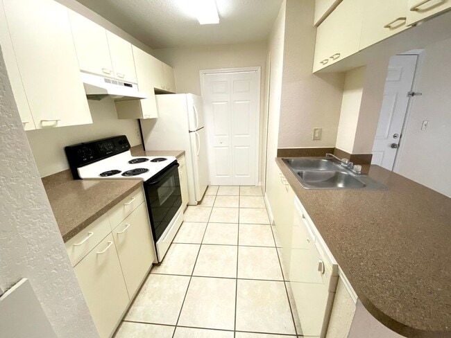 Foto del edificio - 2550 N Alafaya Trail