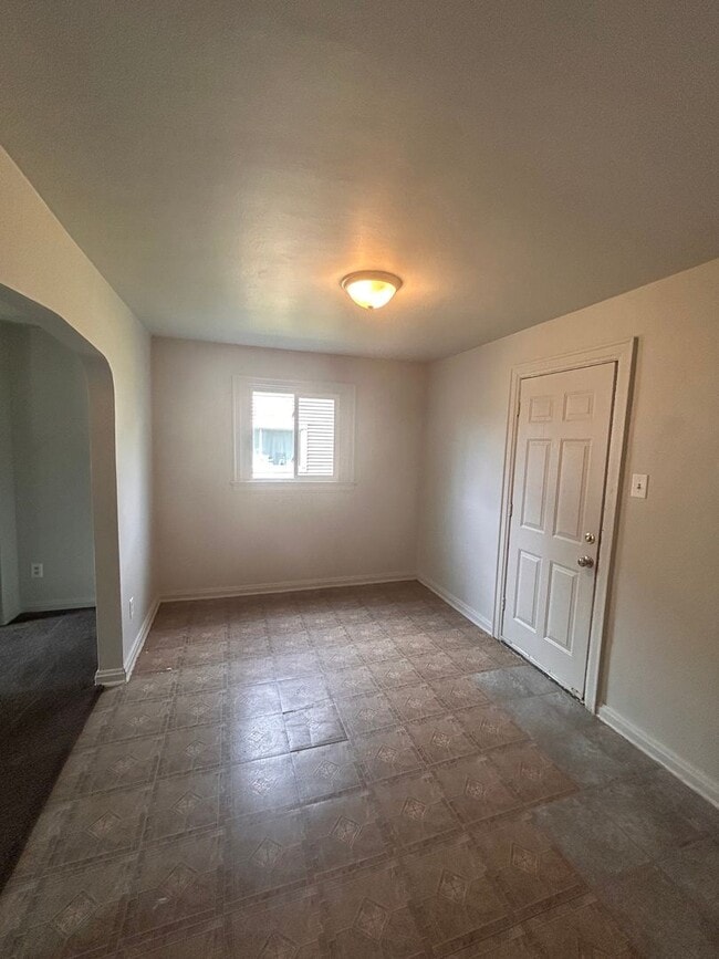 Building Photo - 4319 S Park Dr