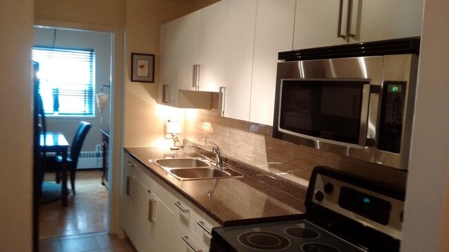 Kitchen - Marine Square West
