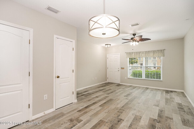 Foto del edificio - 1382 Hampton Park Ln