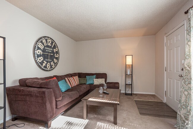 1HAB, 1BA Apartamento - 663 ft² - 5 East Apartments