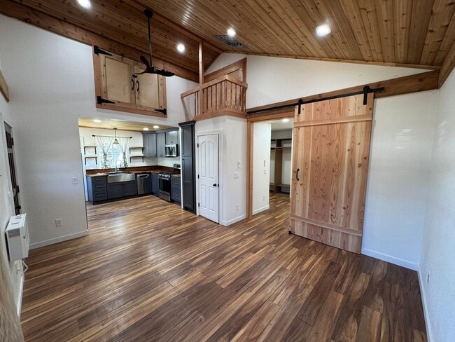 Building Photo - Charming Remodeled Cottage Home in Oak View