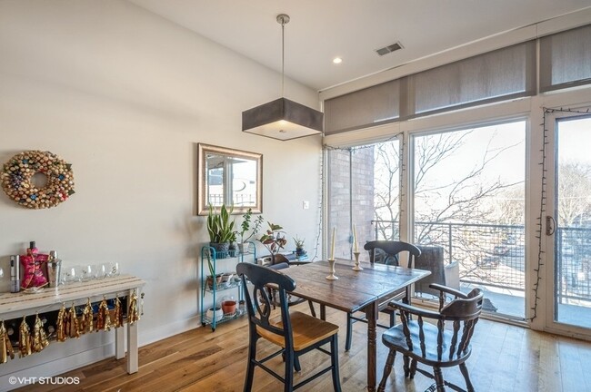 Foto del edificio - 3428 N Southport Ave