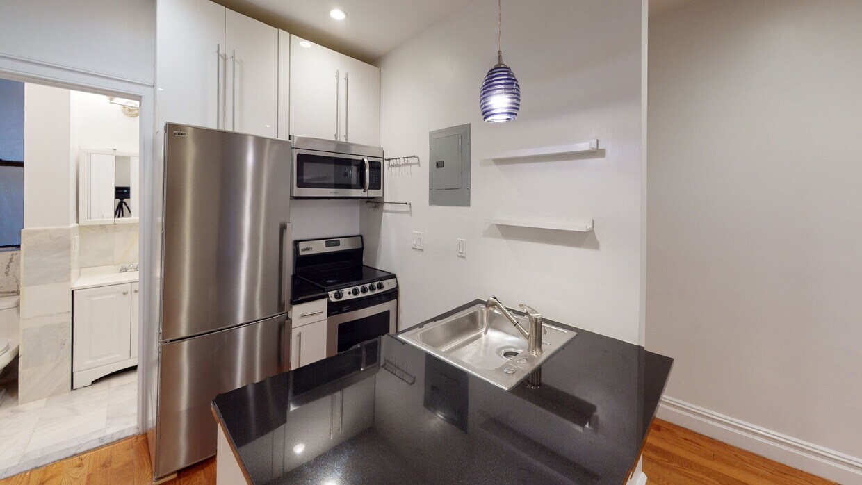 Photo - 826 9th Ave Apartment