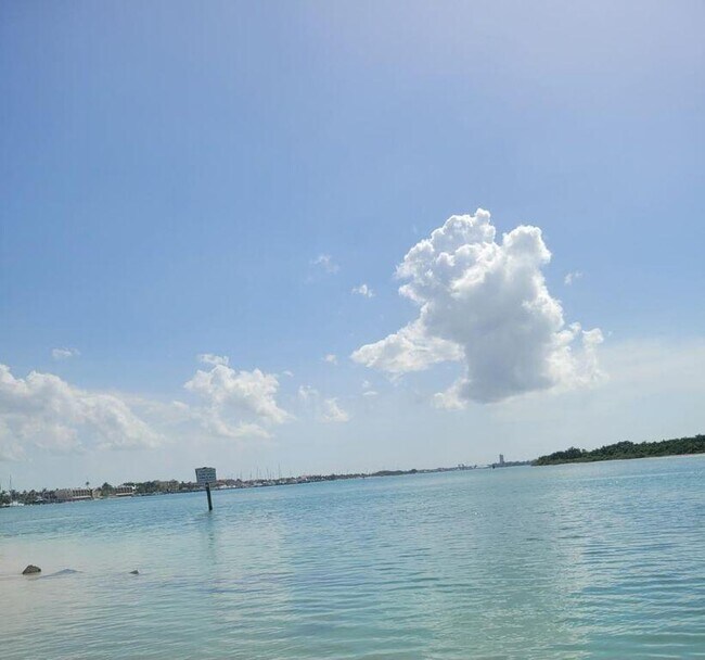 Foto del edificio - 31 Harbour Isle Dr W