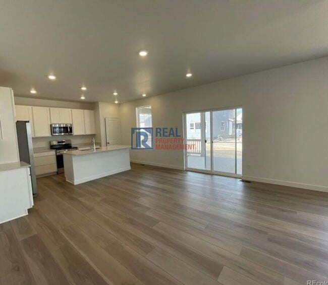 Building Photo - 5525 Wisteria Ave