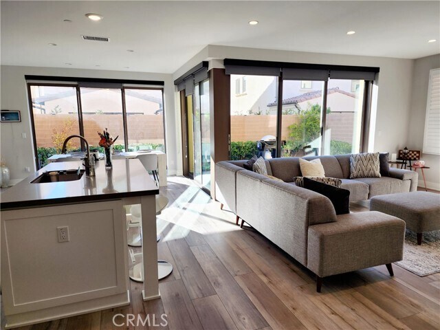 Building Photo - 109 Tritone