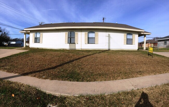 Building Photo - 1008 Georgetown Rd