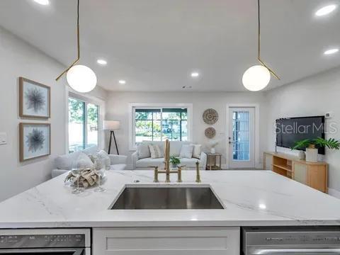 Foto del edificio - 400 38th Ave NE