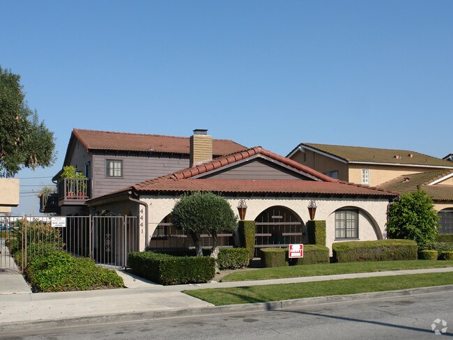 Foto del edificio - 4441 Green Ave