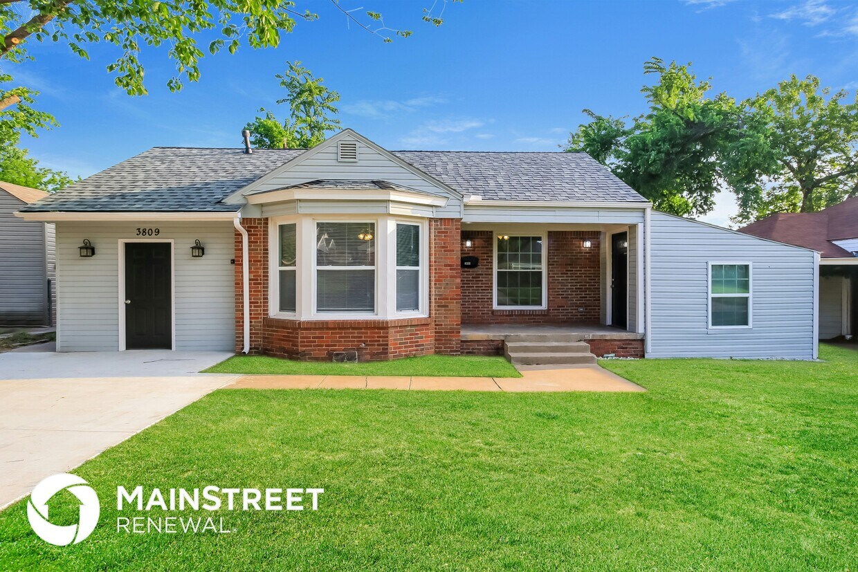 Foto principal - 3809 NW 24th St