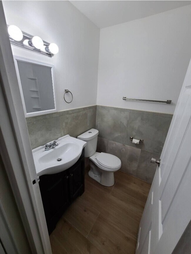 Foto del edificio - 10839 Perrin Rd