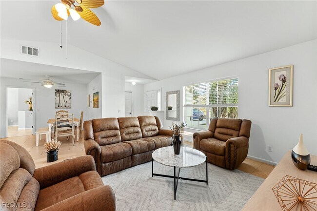 Foto del edificio - 8468 Grove Rd