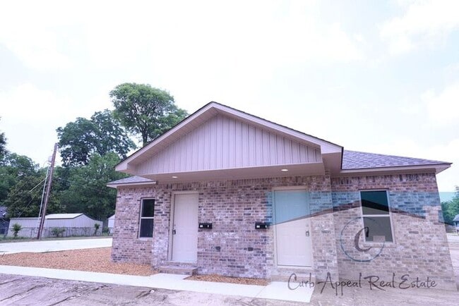 Building Photo - Move in special $650!! Luxury 2 bed, 1 bath duplex - new construction!! Washer and dryer and util...