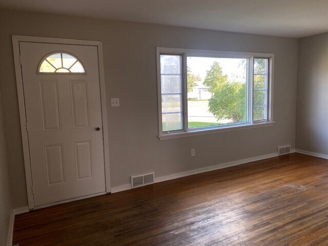 Foto del edificio - 235 12th Ave NE