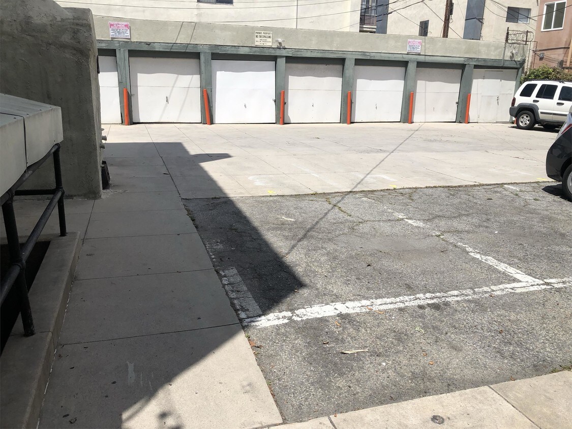 Primary Photo - 4023 W 6th St