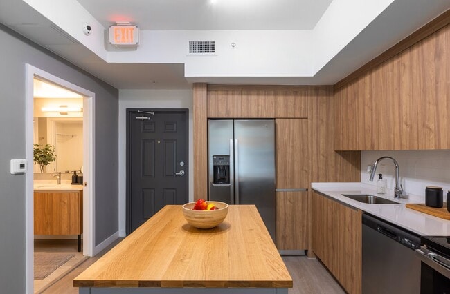Foto del edificio - 295 NW 157th St
