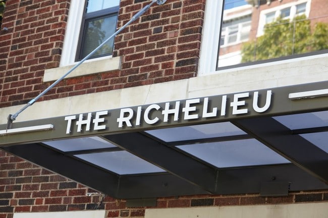 Exterior del edificio - The Richelieu