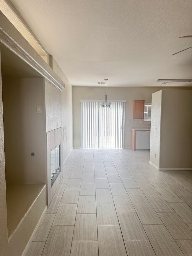 Foto del edificio - 6005 Highland Gardens Dr