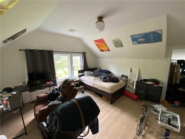 Foto del edificio - 424 Whitney Ave
