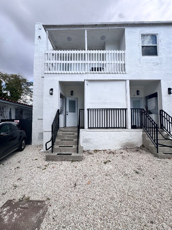 Building Photo - 4028 SW 11th St