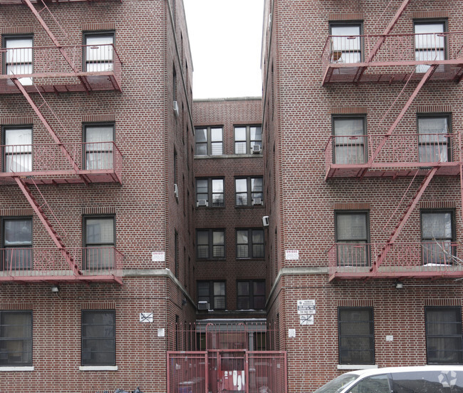 Building Photo - 1985 Creston Ave