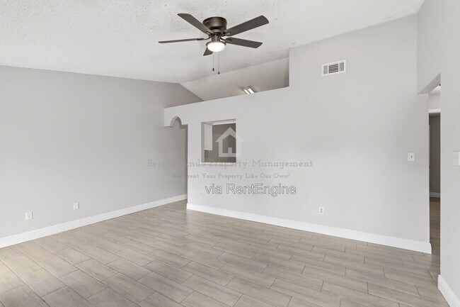 Building Photo - 1950 Bonneville Dr
