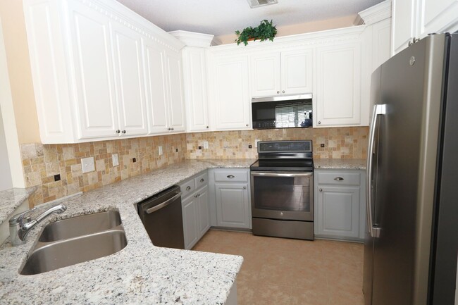 Foto del edificio - 4470 Plantation Crest Rd