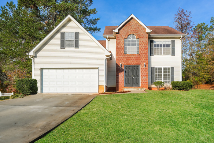 Primary Photo - Elegant Living in Lithonia