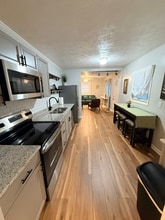 Building Photo - 4501 Greenfield Dr