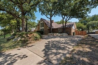 Building Photo - 2119 Wilson Dr