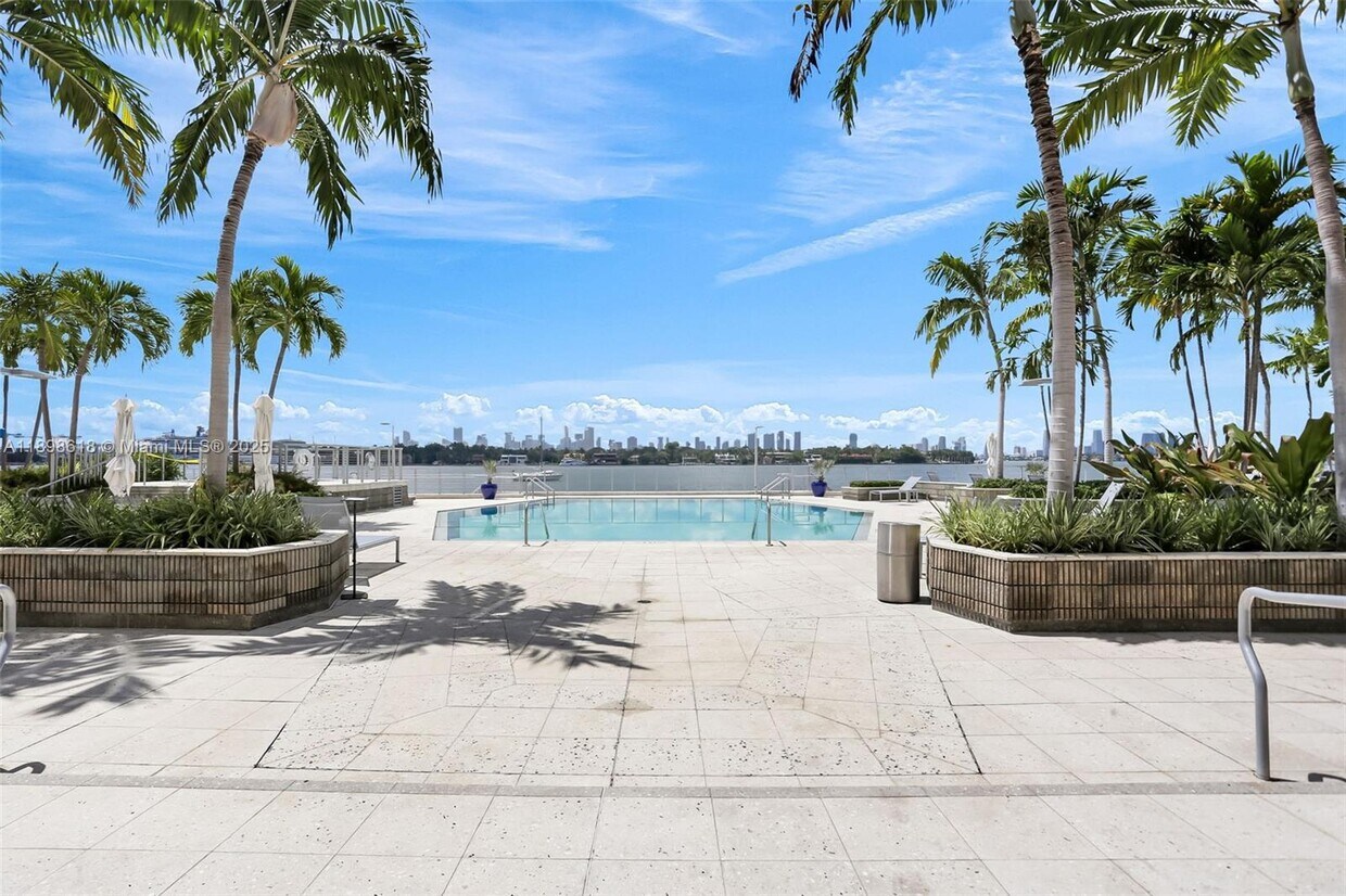 Foto principal - 800 West Ave