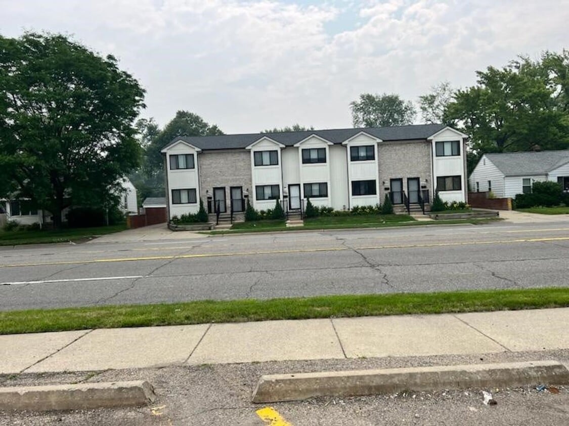 Foto principal - 2 Bedroom 1.5 Bath Berkley Townhouse