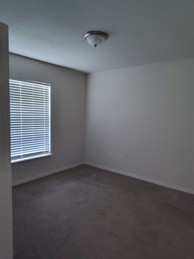 Building Photo - 3BR/2BA Home in Marion Oaks – Spacious Lot...