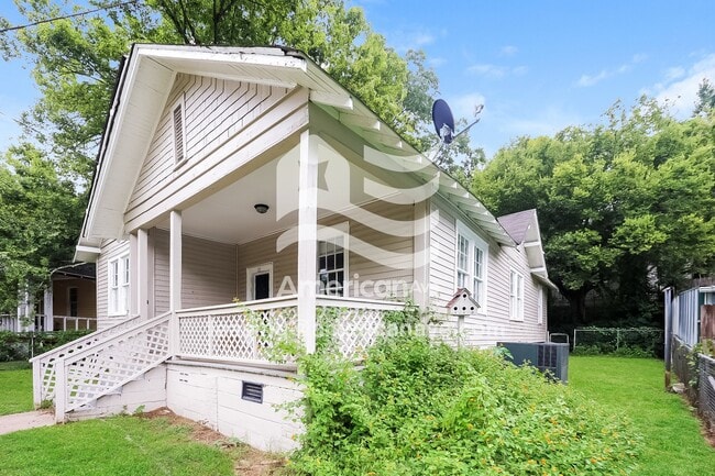 Building Photo - 12 Woodland Cir