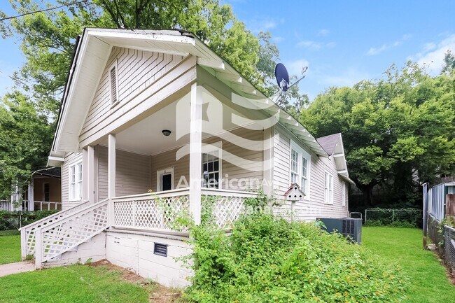 Foto del edificio - 12 Woodland Cir