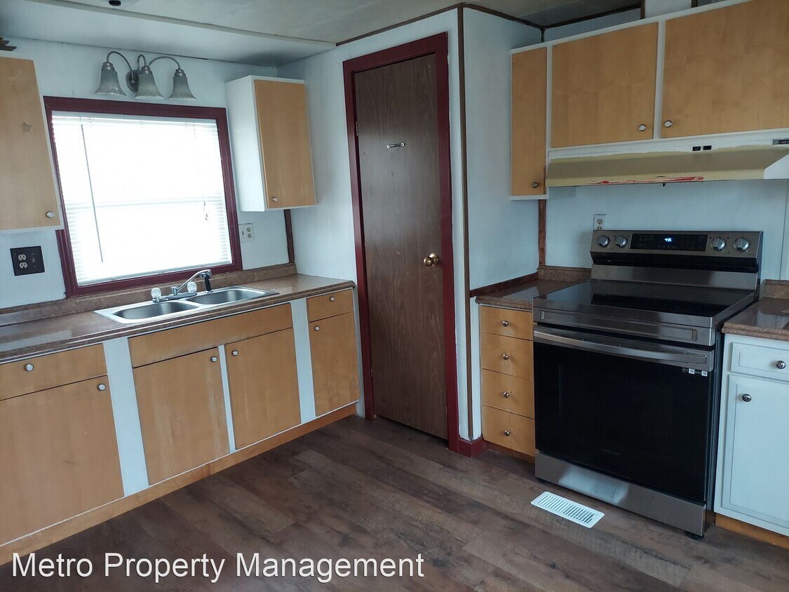 3 br, 1.5 bath House 2604 Lackawanna Ln House Rental in Laurel